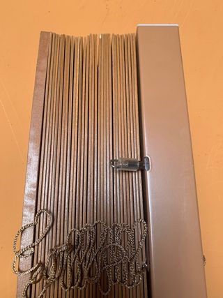 Store veneciano de madera 120x150