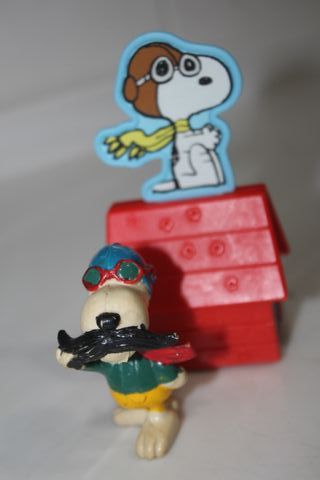 FIGURA PVC SNOOPY AVIADOR MAS REGALO BURGUER KING