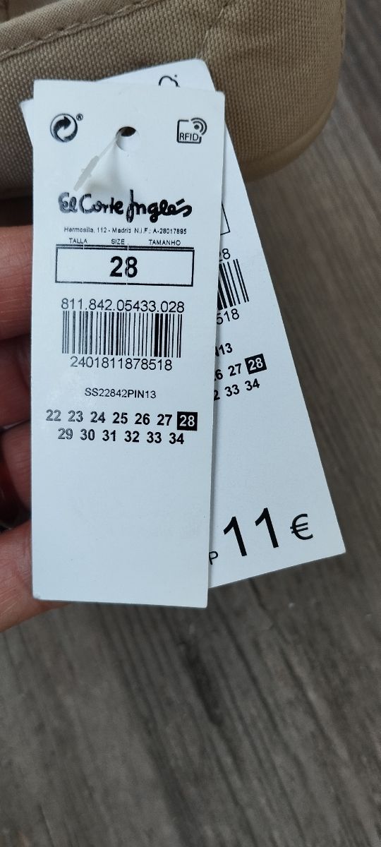 Zapatos tela niña a estrenar