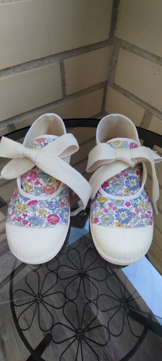 Zapatillas tela niña