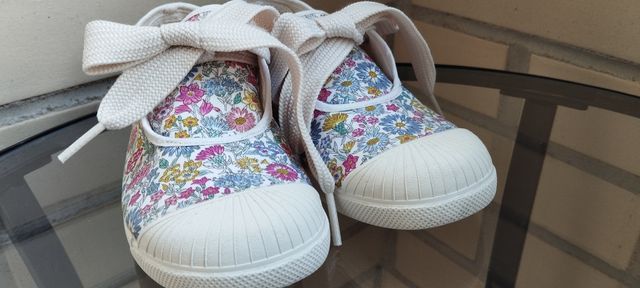 Zapatillas tela niña