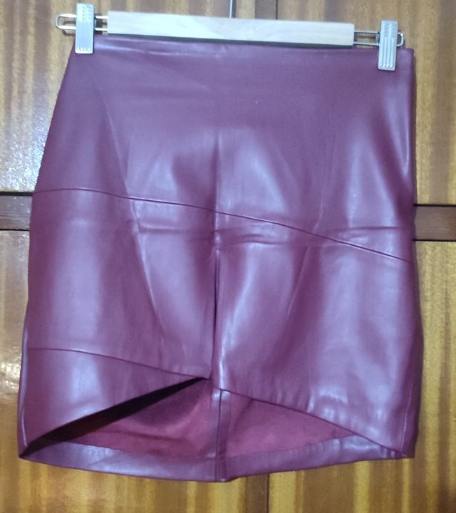 Minifalda mujer de polipiel Bershka