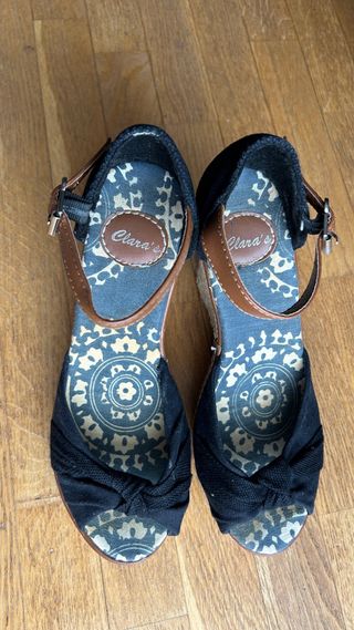 Sandalias negras con cuña talla 39