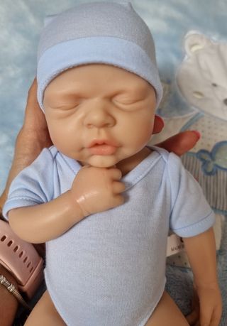 Bebe niño reborn silicona platino
