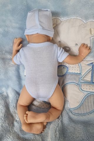 Bebe niño reborn silicona platino