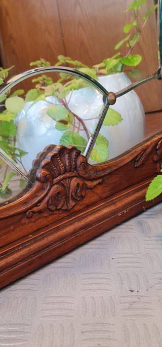 Espejo biselado de madera de castaño