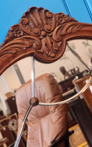 Espejo biselado de madera de castaño