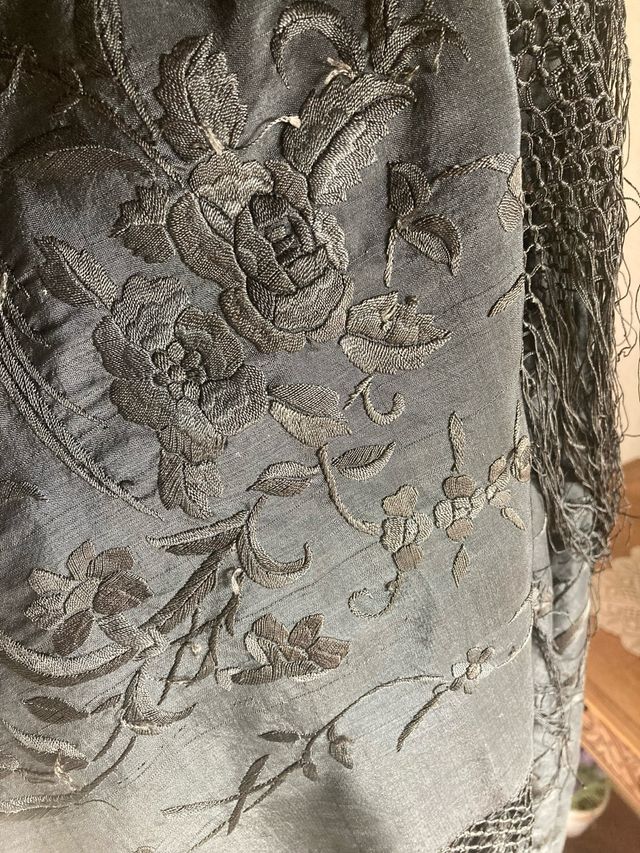 Mantón de Manila antiguo de seda