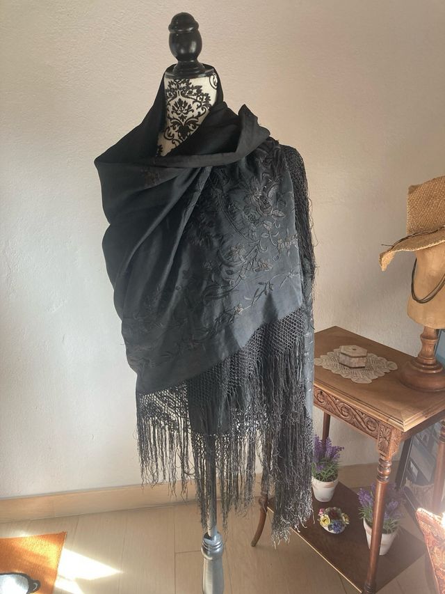 Mantón de Manila antiguo de seda