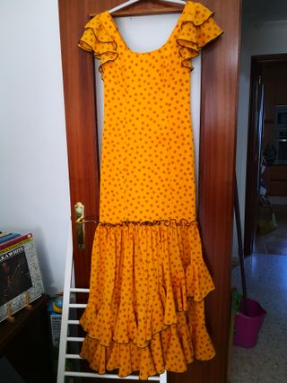 Traje de flamenca. Albero con lunares. Fresquito. 