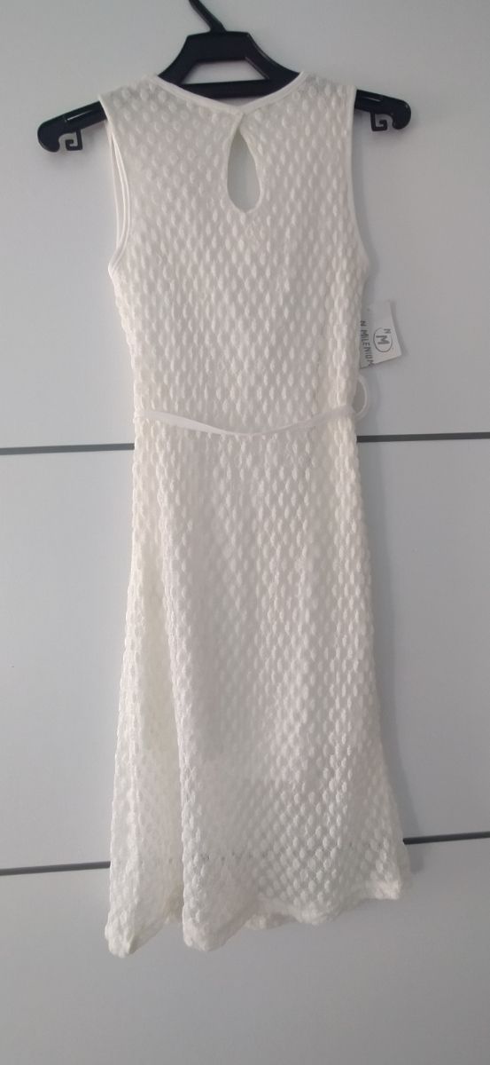 vestido blanco roto de encaje con su forro