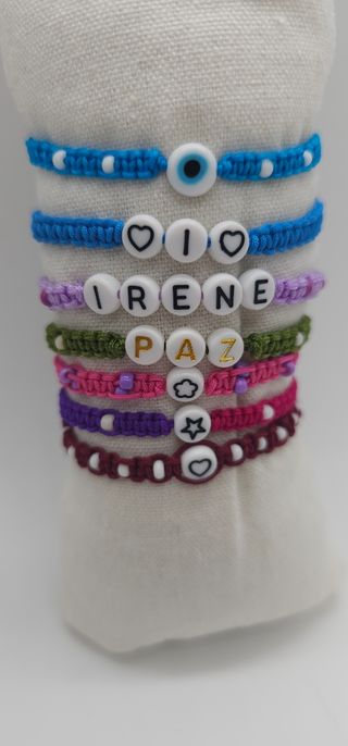 Pulseras tejidas para niñas