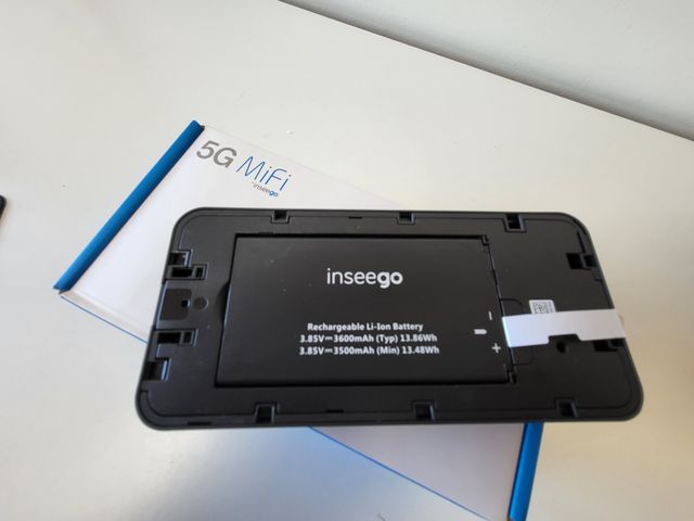 Router portátil Inseego 5G MiFi M2000