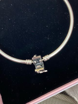 Pulsera rígida de plata de Pandora sin estrenar 
