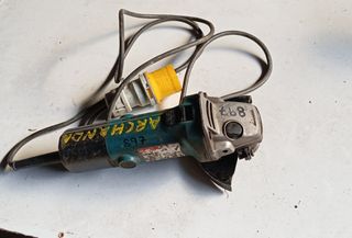 Radial Makita 9524NB Amoladora