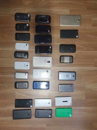 LOTTO DI 25 TELEFONI CELLULARI A 15€