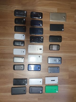 LOTTO DI 25 TELEFONI CELLULARI A 15€