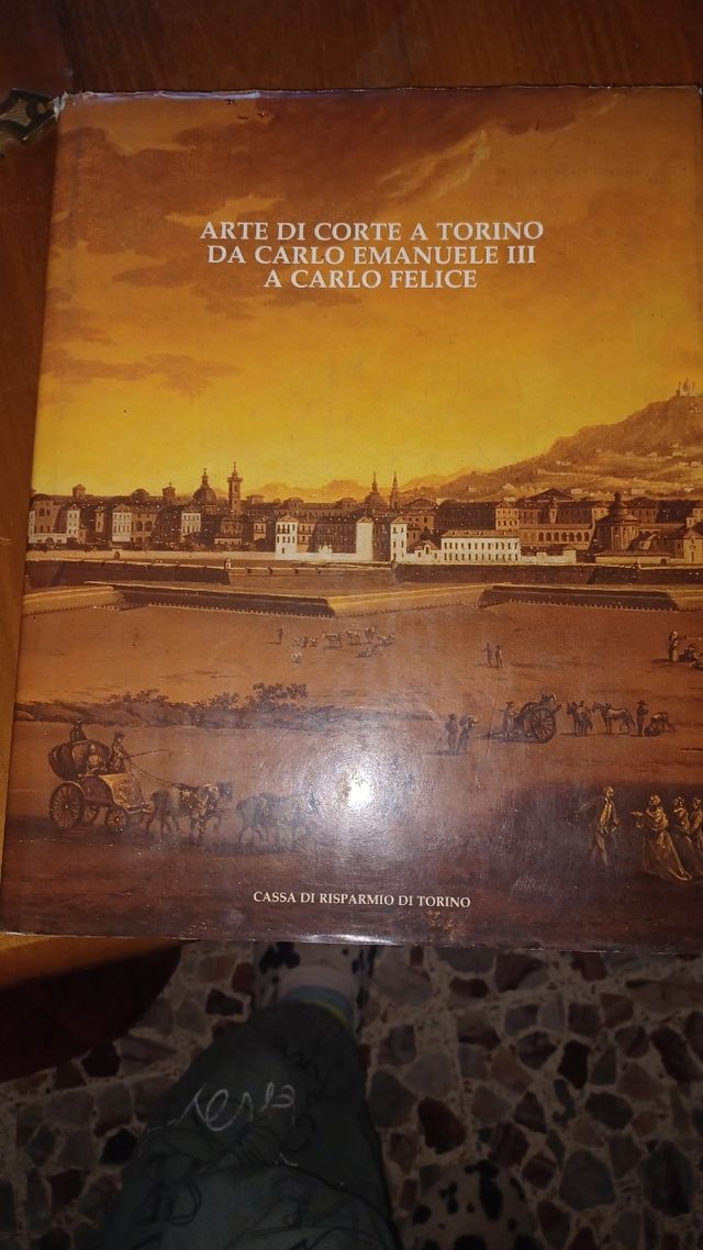 Libro copertina rigida