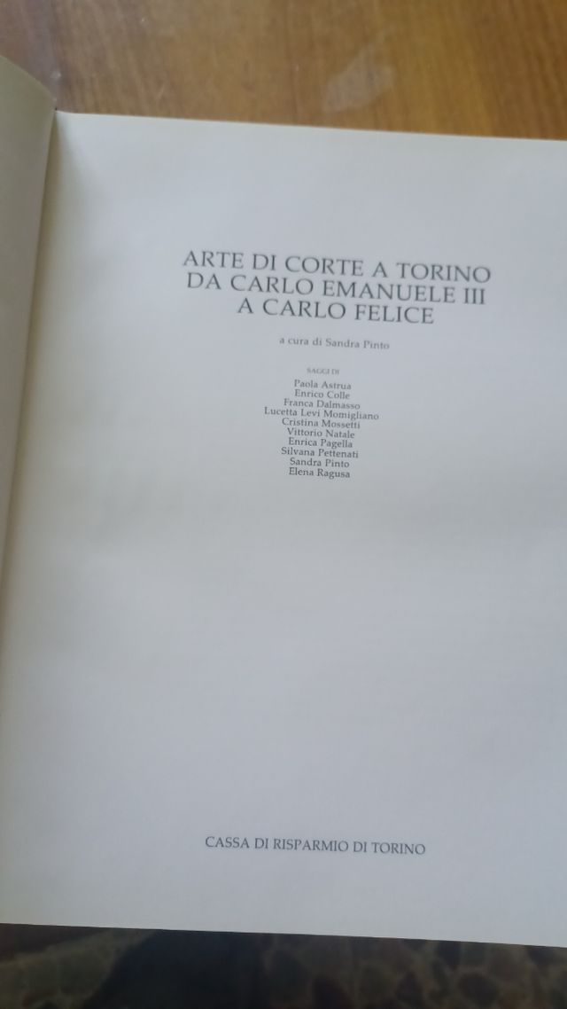Libro copertina rigida
