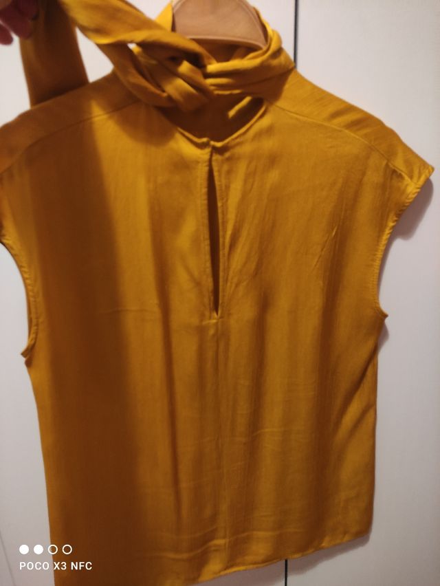 Blusa lazo cuello mostaza mango