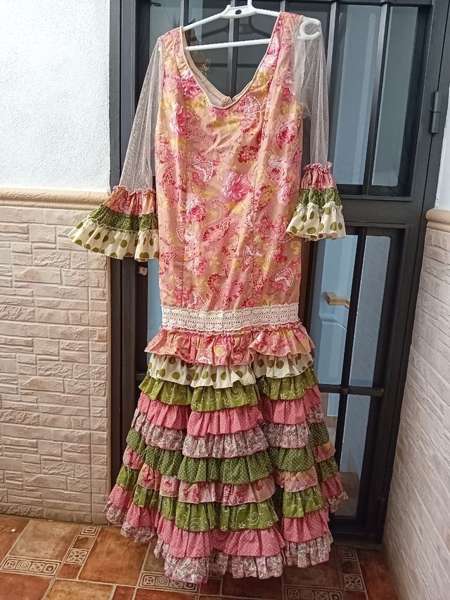 Traje de flamenca rosa estampado