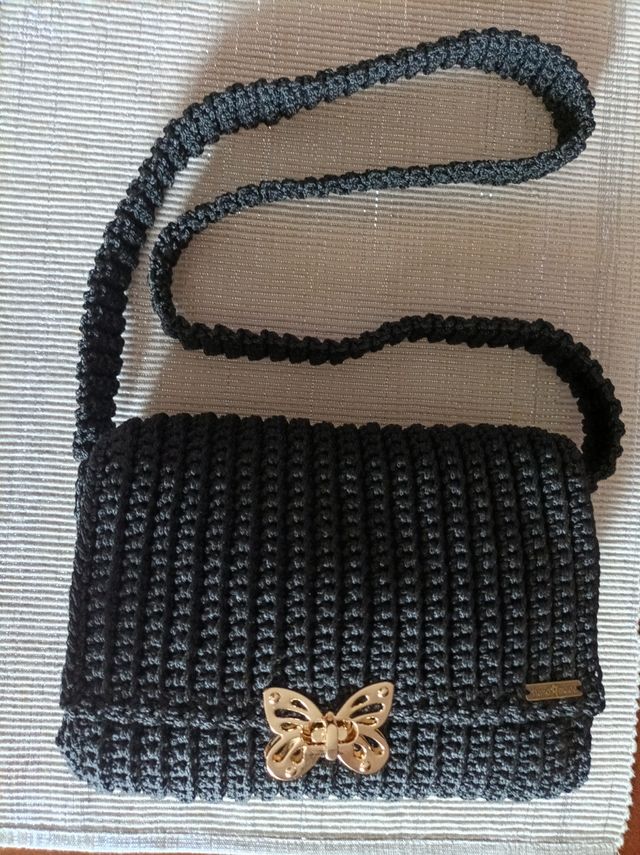 Tracolla nera donna uncinetto