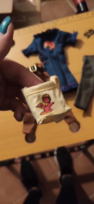 Ropa y accesorios muñecas Barbie