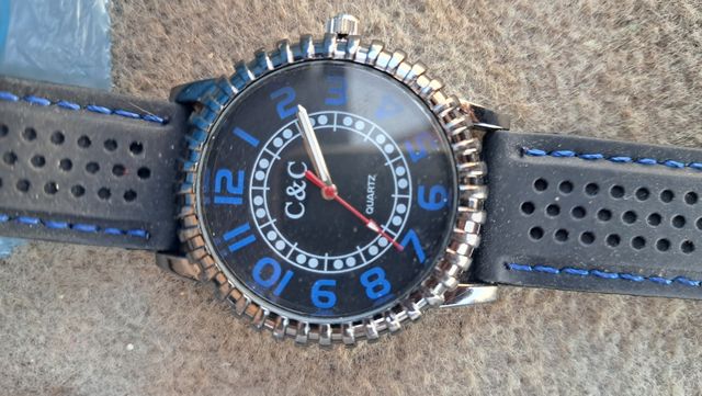 Lote de 60 relojes de pulsera a estrenar