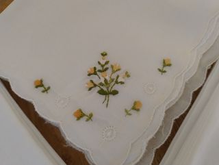 PAÑUELOS BORDADOS