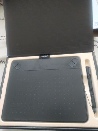 Tablet de edicion con lapiz y tactil.
