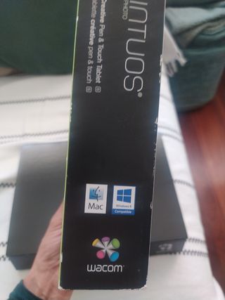 Tablet de edicion con lapiz y tactil.