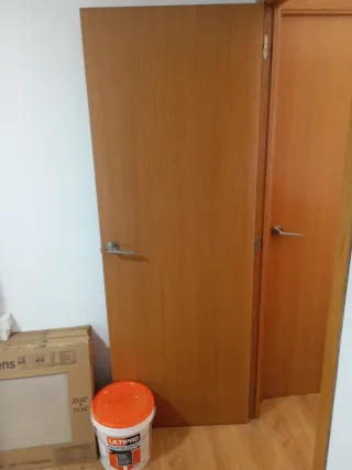 3 PUERTA PINO, 2 DE COMEDOR,  SALON, OTRA HABITACI