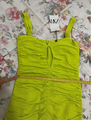 Vestido drapeado con viscosa Zara Talla Xs y S