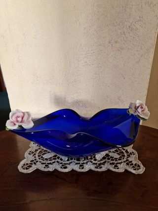 Centrotavola vetro blu con rose