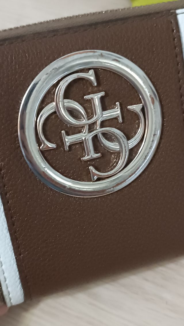 Cartera Guess