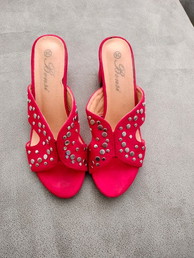 Sandalias de ante rojas