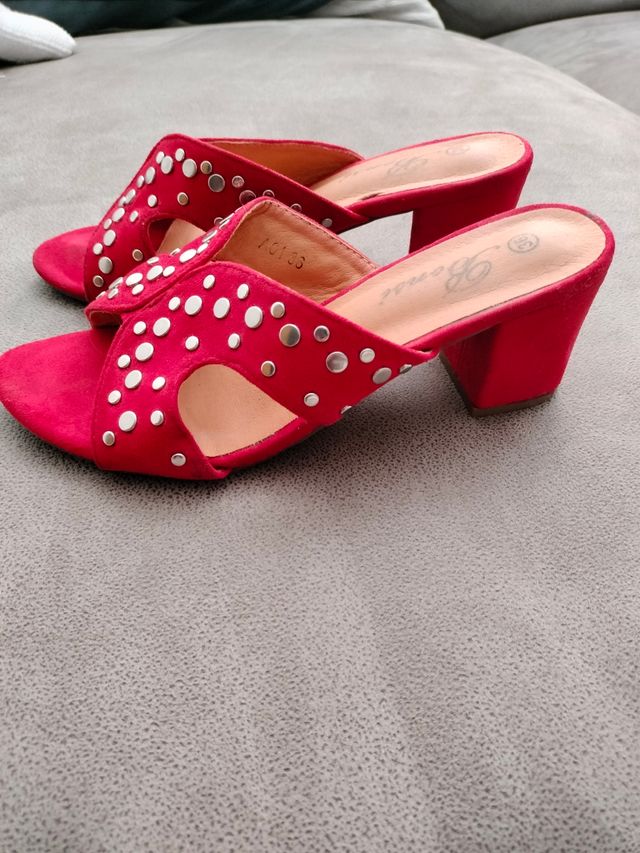 Sandalias de ante rojas