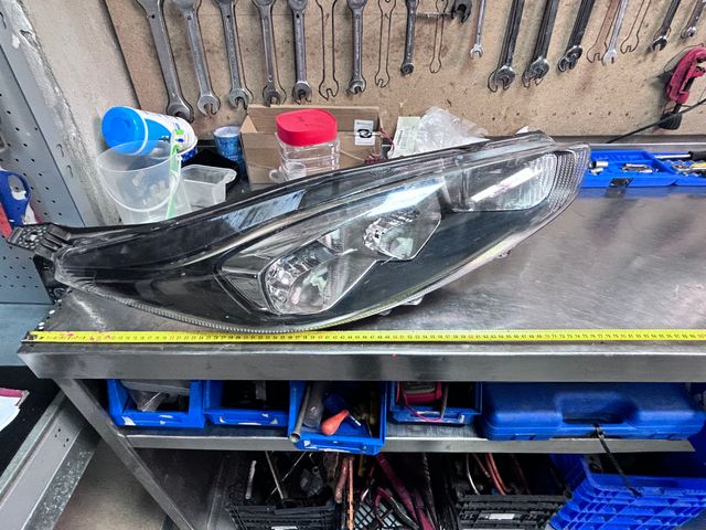 Faro Ford fiesta original 2010