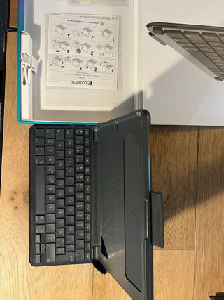 Logitech teclado type+ ipad air 2