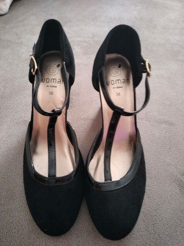 Zapatos de ante negros