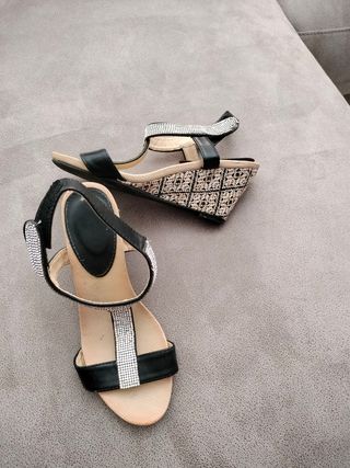 Sandalias pedrería
