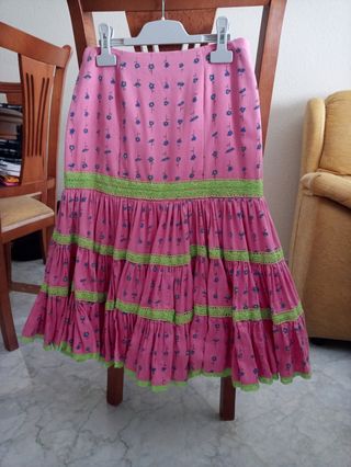 Falda rociera corta