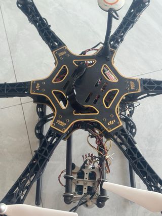 Dron dji f550