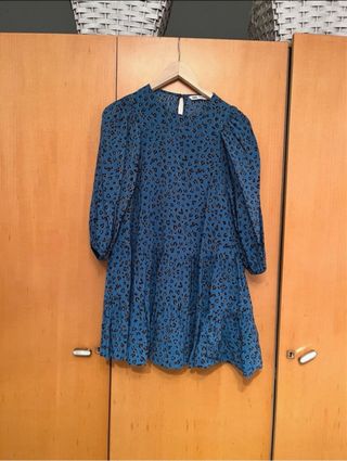 Vestido paneles azul zara