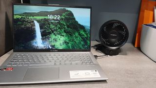 Piccolo ventilatore usb da tavolo computer