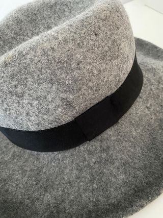 Sombrero color gris