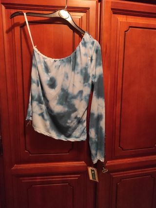 Camiseta, top celeste blanca