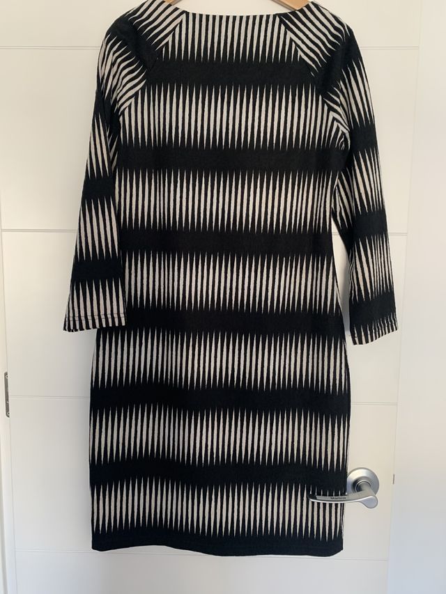 Vestido blanco y negro de Smashed Lemon. Talla L 