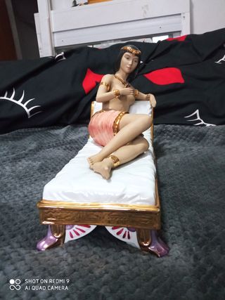 Figura de porcelana hecho la mano