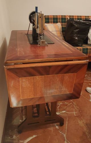 ANTIGUA MAQUINA DE COSER ALFA